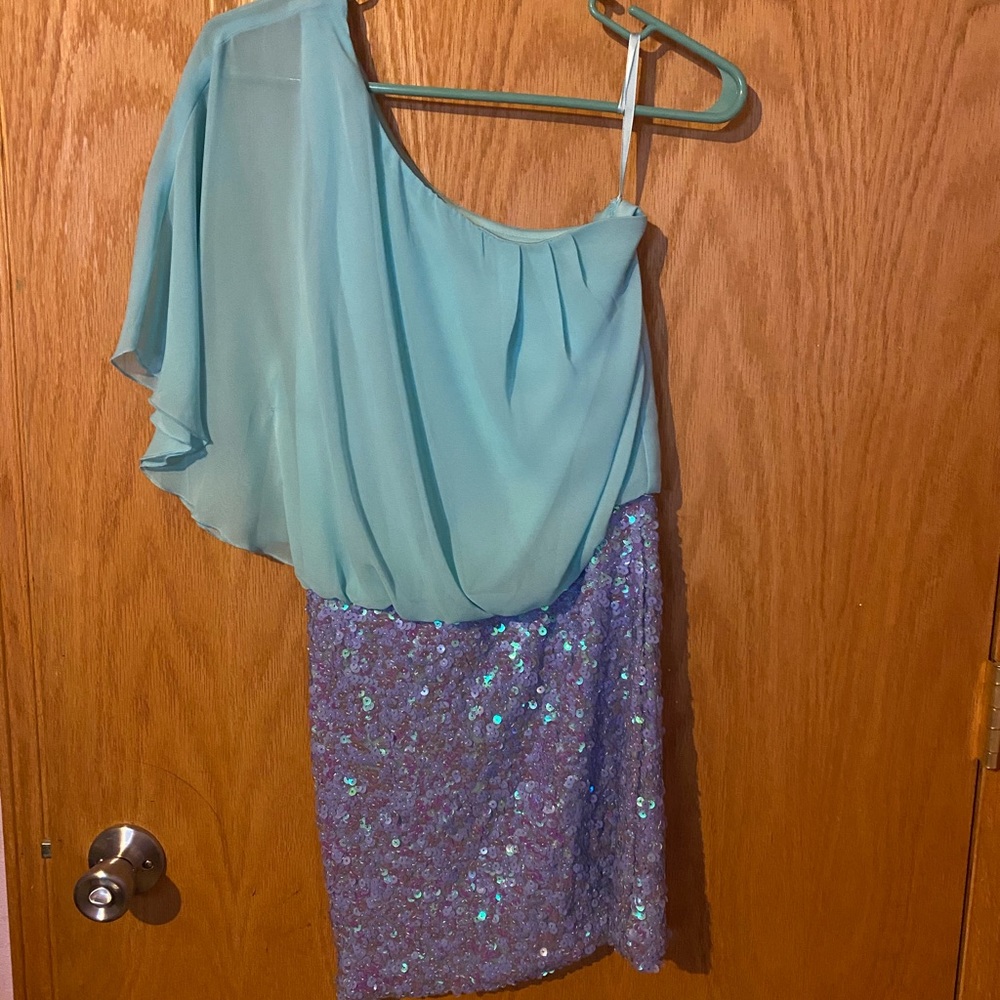 One shoulder dress